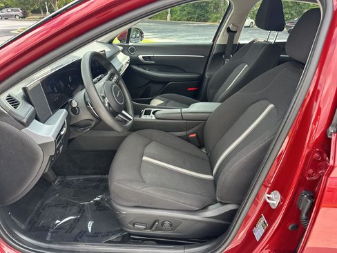 Used 2025 Hyundai Sonata SEL FWD image 16