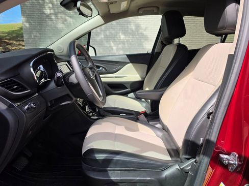 Used 2022 Buick Encore Preferred w/ Safety Package image 6