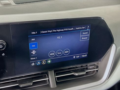 Used 2025 Chevrolet Trax RS w/ Sunroof Package image 19