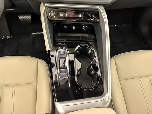 Used 2025 Audi Q5 Premium AWD/4WD image 14