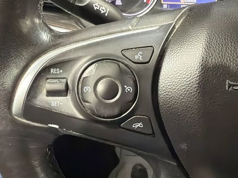 Used 2020 Buick Enclave Essence FWD image 12