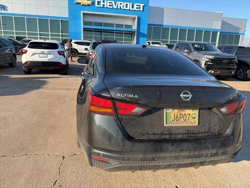 Used 2024 Nissan Altima 2.5 SV image 6