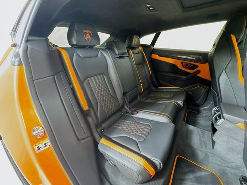 Used 2025 Lamborghini Urus SE AWD/4WD image 26