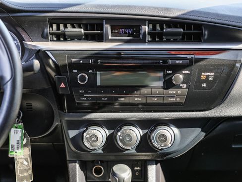 Used 2014 Toyota Corolla S image 3