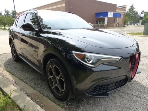 Used 2018 Alfa Romeo Stelvio Sport w/ Quick Order Package 22J Sport AWD/4WD image 13