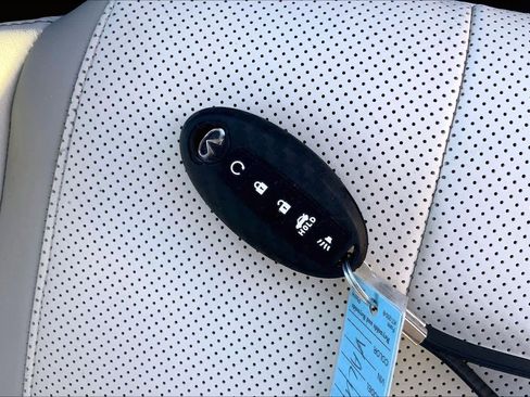 Used 2017 INFINITI Q60 3.0t Sport image 14