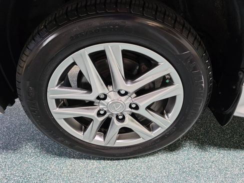 Used 2013 Lexus LX 570 4WD w/ Luxury Pkg w/Pre-crash image 12