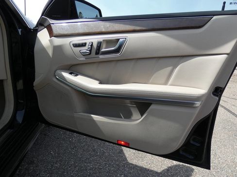 Used 2014 Mercedes-Benz E 350 4MATIC Sedan image 26