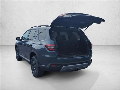 New 2026 Honda Pilot TrailSport image 9
