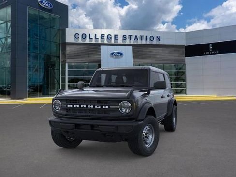 New 2025 Ford Bronco 4-Door image 2