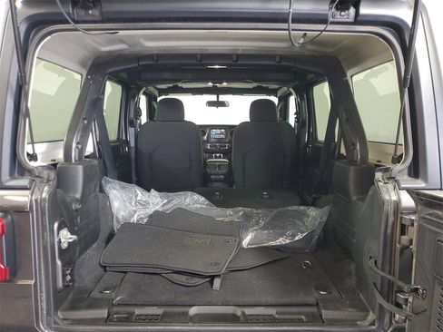 Used 2021 Jeep Wrangler Unlimited Sport image 26