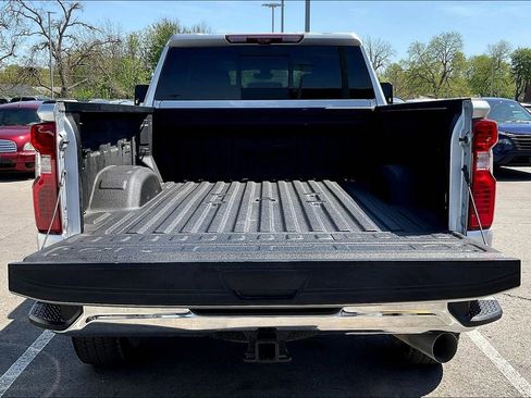 Used 2022 Chevrolet Silverado 2500 LT w/ Convenience Package image 37