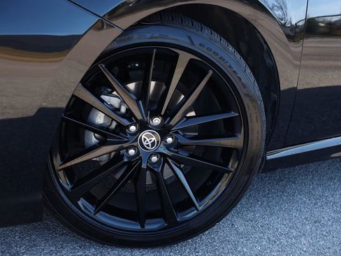 Used 2021 Toyota Camry XSE image 3