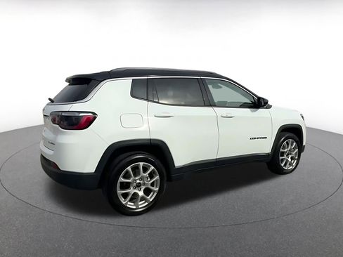 Used 2025 Jeep Compass Limited image 14