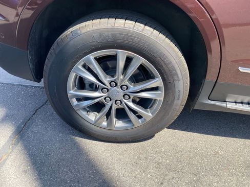 Used 2022 Cadillac XT5 Premium Luxury w/ Technology Package FWD image 5