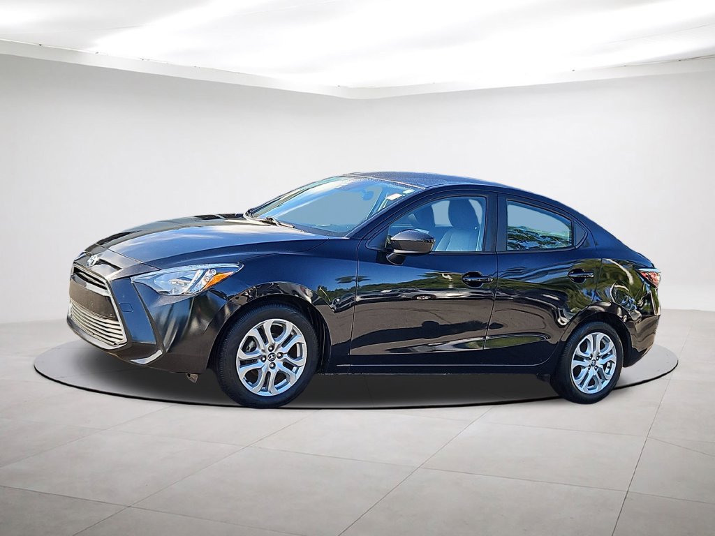 Used 2017 Toyota Yaris iA FWD image 3