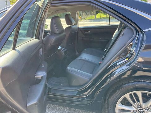 Used 2017 Toyota Camry SE FWD image 11