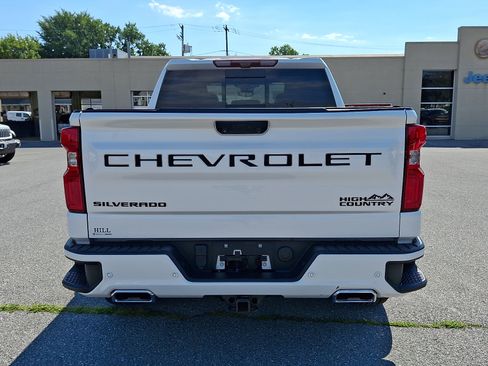 Used 2023 Chevrolet Silverado 1500 High Country w/ Technology Package AWD/4WD image 6