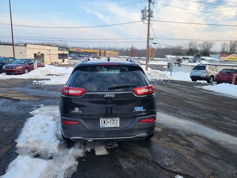 Used 2016 Jeep Cherokee Limited image 9