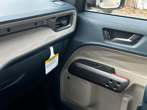 New 2025 Ford Maverick Lariat w/ 4K Tow Package image 32