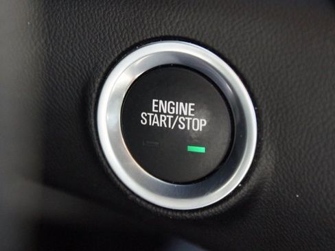 Used 2024 GMC Terrain SLE image 7