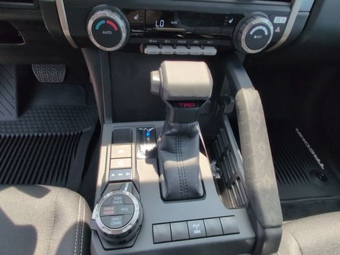 Certified 2026 Toyota Tacoma TRD Off-Road AWD/4WD image 22