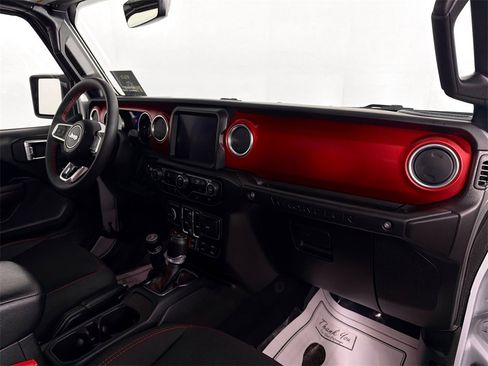 Used 2023 Jeep Wrangler Unlimited Rubicon image 31