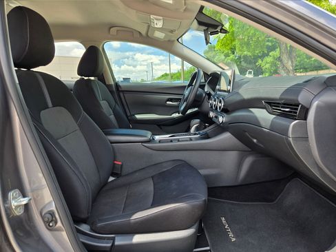 Used 2024 Nissan Sentra SV FWD image 27