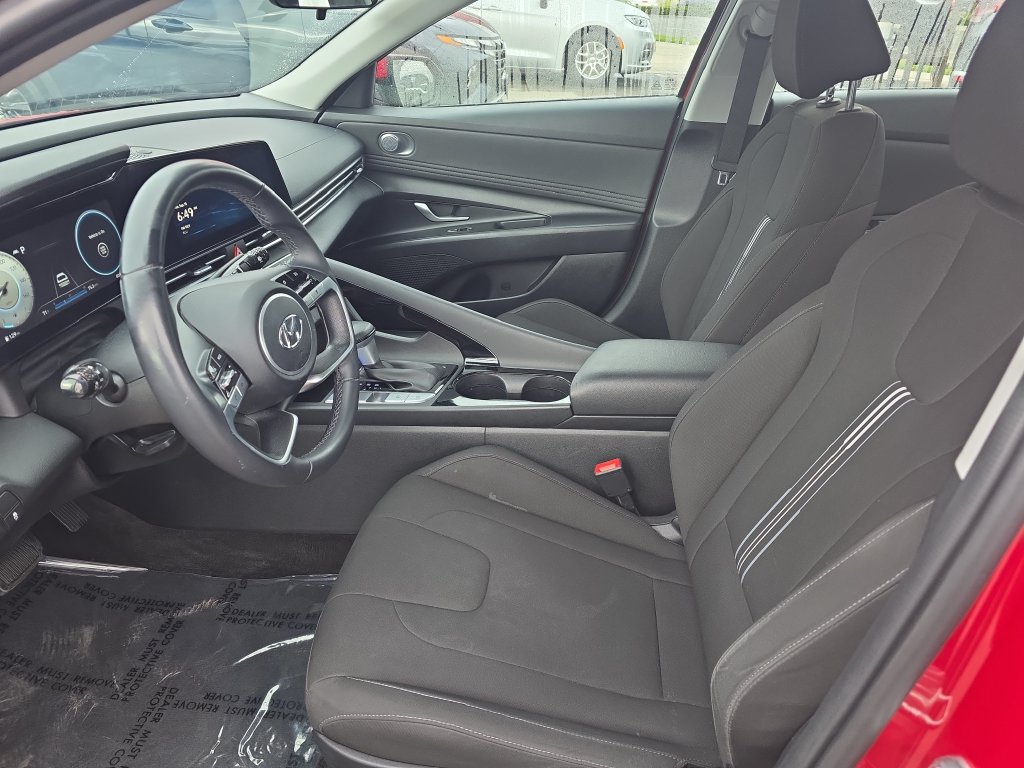 Used 2023 Hyundai Elantra SEL w/ Convenience Package FWD image 9