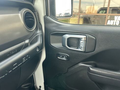 Used 2022 Jeep Wrangler Unlimited Sport image 29