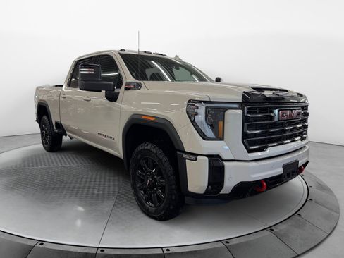 New 2026 GMC Sierra 3500 AT4 AWD/4WD image 4