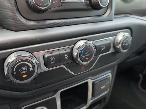 Used 2018 Jeep Wrangler Unlimited Sport AWD/4WD image 21