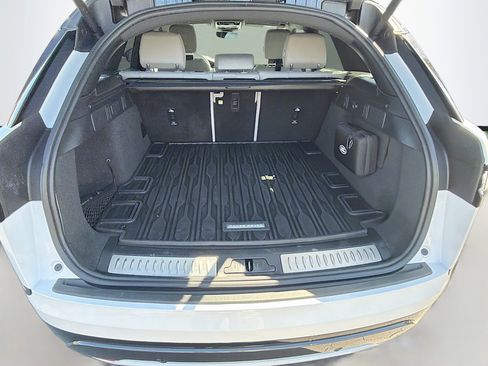 Used 2024 Land Rover Range Rover Velar Dynamic SE image 12