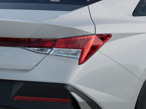 New 2026 Hyundai Elantra SE FWD image 10