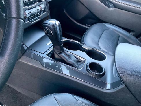 Used 2018 Ford Explorer XLT w/ Equipment Group 202A image 15