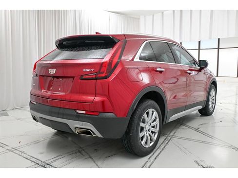 Used 2023 Cadillac XT4 Premium Luxury image 7