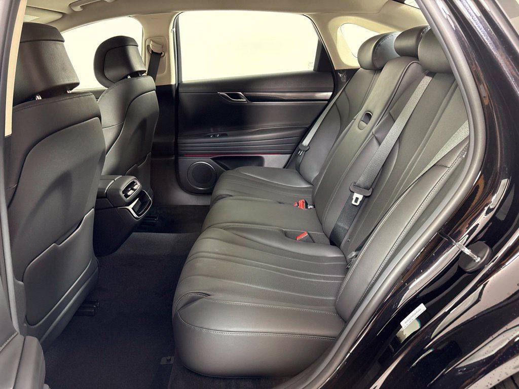 New 2027 Genesis G80 2.5T AWD/4WD image 18