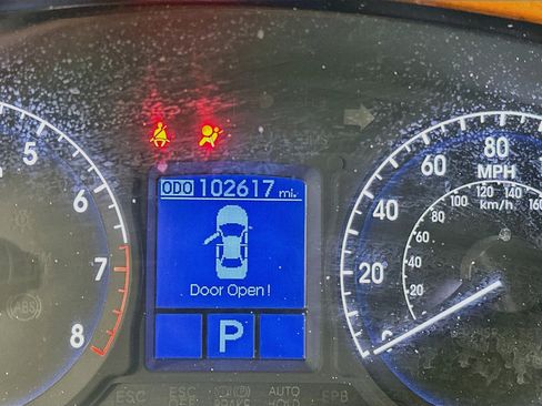 Used 2013 Hyundai Genesis 3.8 RWD image 19