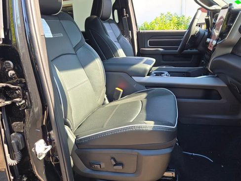New 2026 RAM 2500 Laramie AWD/4WD image 12
