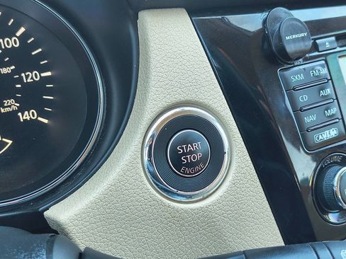 Used 2016 Nissan Rogue SL image 16