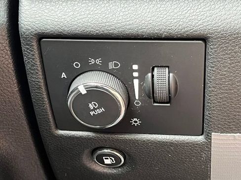 Used 2015 Jeep Grand Cherokee Overland AWD/4WD image 34