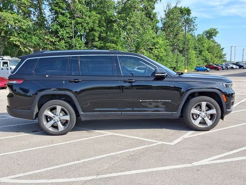 Used 2021 Jeep Grand Cherokee L Limited AWD/4WD image 26