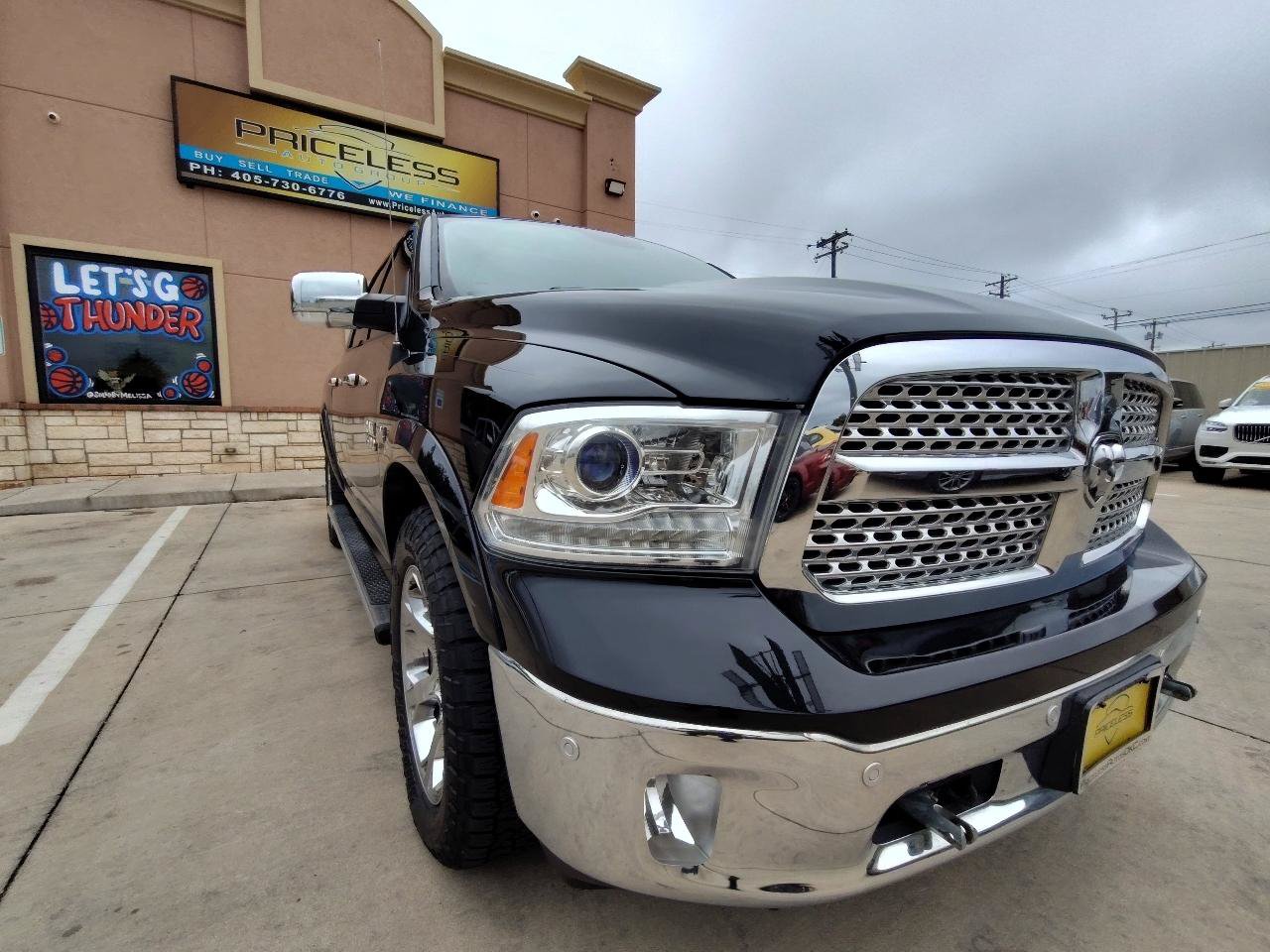 Used 2017 RAM 1500 Laramie w/ Convenience Group AWD/4WD image 2