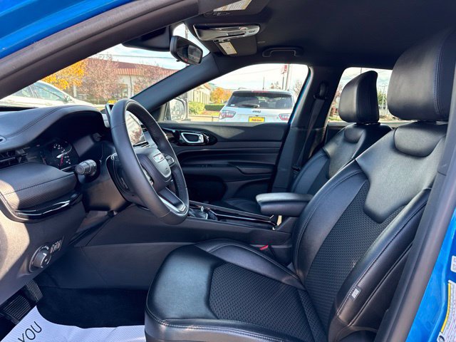 Used 2025 Jeep Compass Latitude w/ Altitude Special Edition AWD/4WD image 22