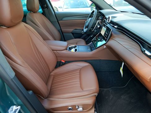 Used 2025 Maserati Grecale Modena AWD/4WD image 35
