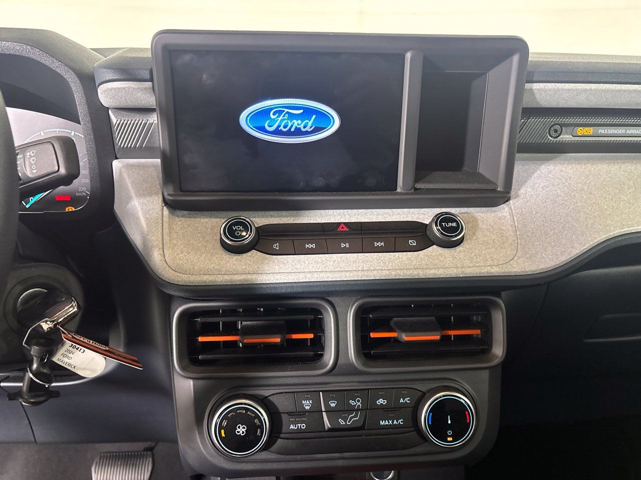 Used 2024 Ford Maverick XLT w/ Equipment Group 300A Standard AWD/4WD image 17