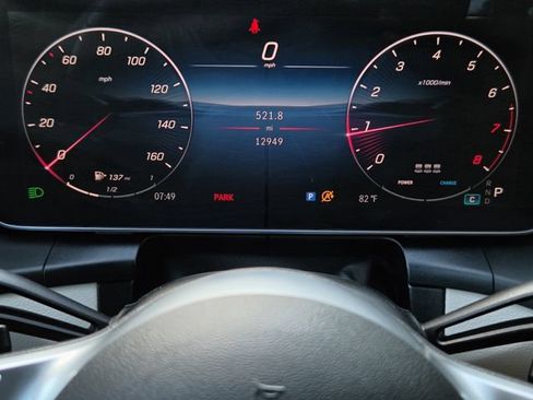Used 2025 Mercedes-Benz GLC 300 image 13