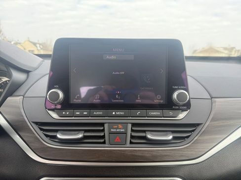 Used 2023 Nissan Altima 2.5 SV FWD image 9