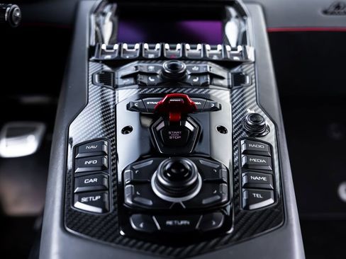 Used 2019 Lamborghini Aventador SVJ image 11