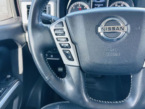 Used 2016 Nissan Titan PRO-4X image 11